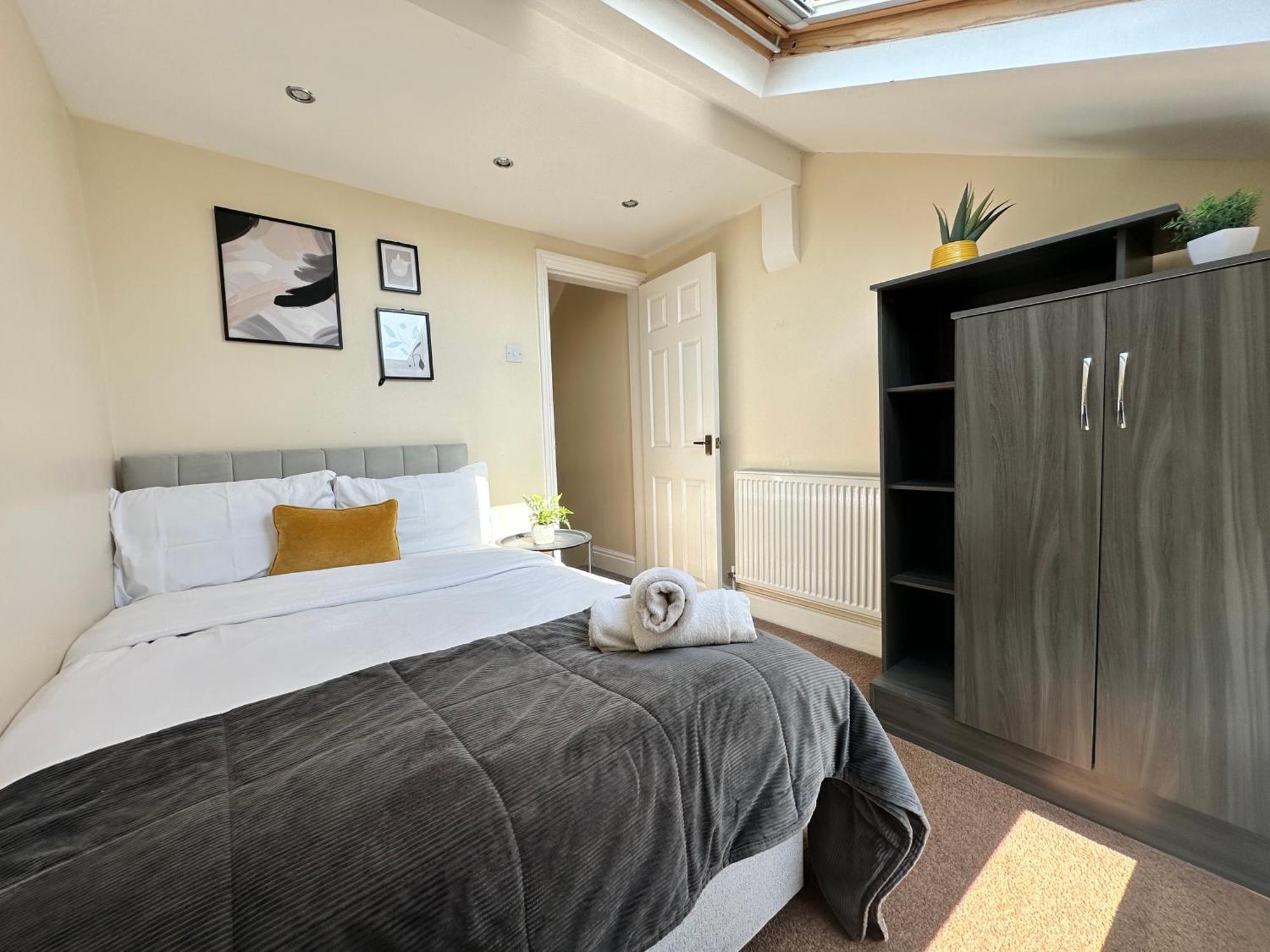Modern 5 Bedroom House Near Lark Lane Liverpool Exterior photo