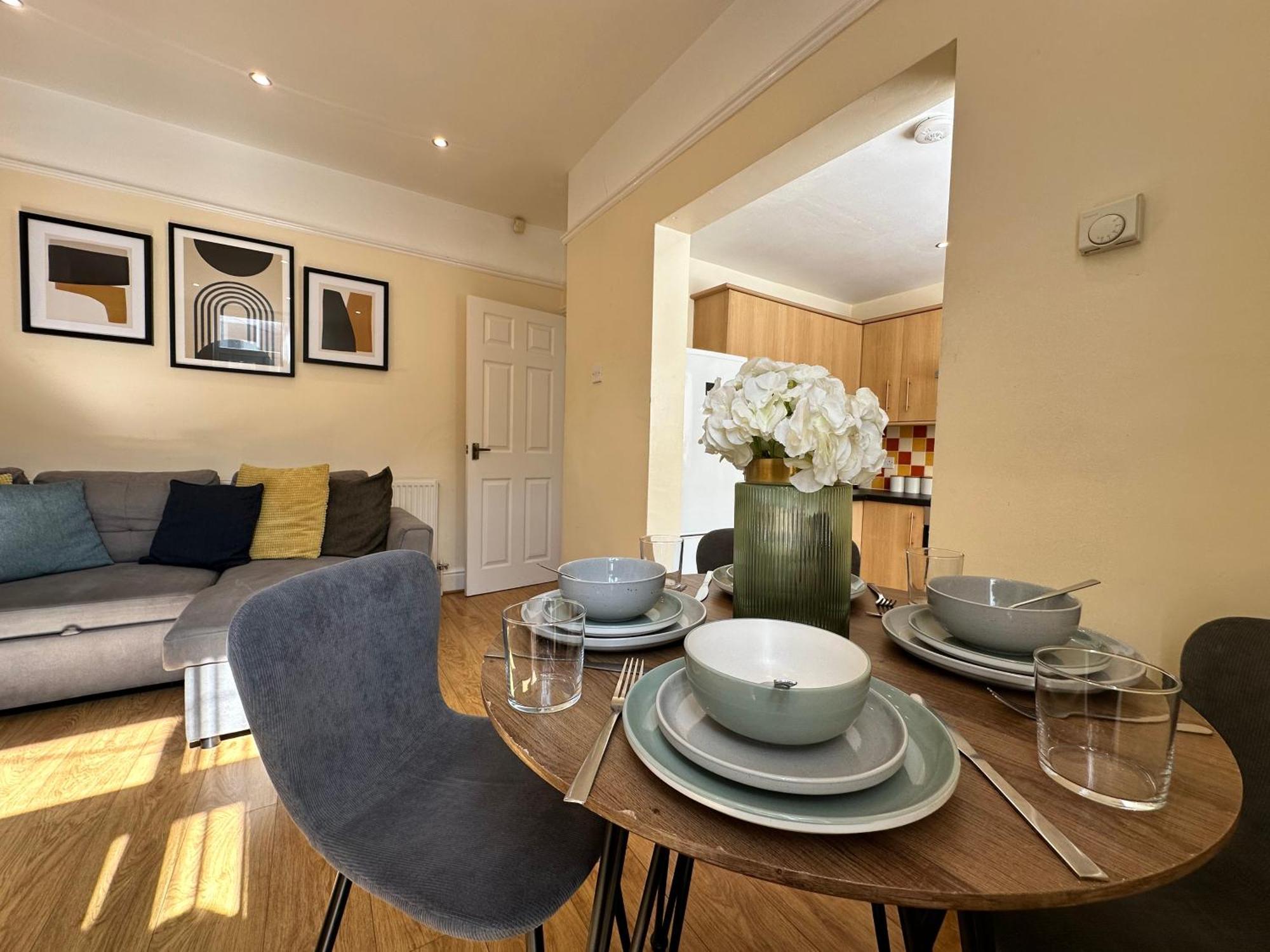 Modern 5 Bedroom House Near Lark Lane Liverpool Exterior photo